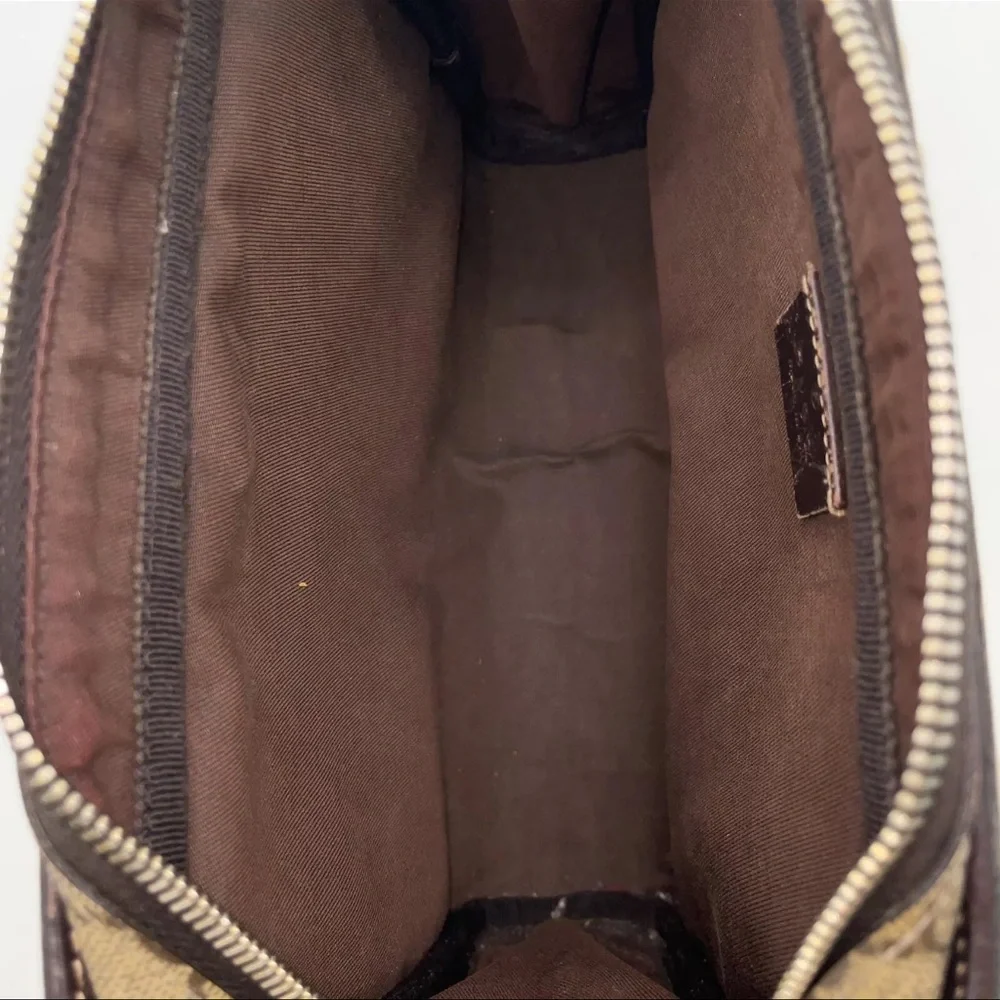 Authentic Gucci GG Vintage Suprime Brown ClutchBag
